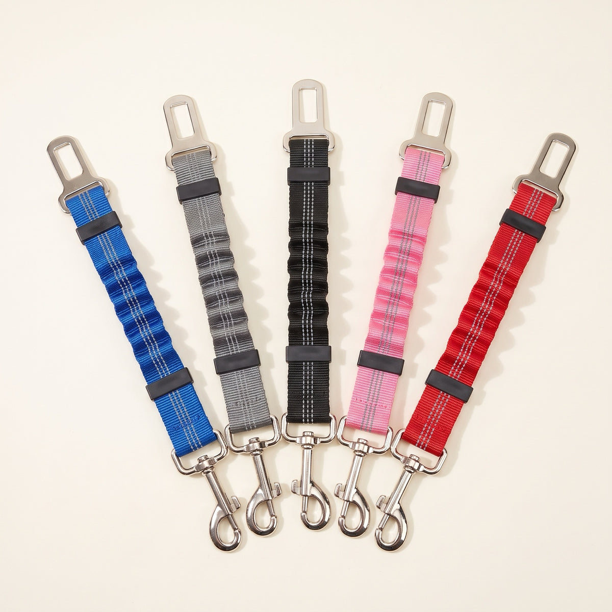 Cinture di sicurezza per cani in cinque colori